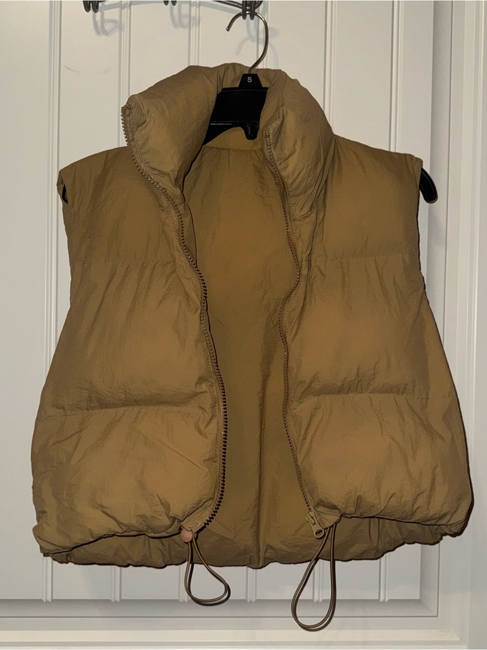 Cropped puffer vest